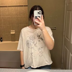 American Eagle flowery tee